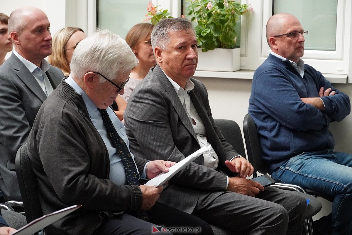 Konferencja naukowa: Trwanie pod obcą władzą. Mazowsze Północno-Wschodnie w okresie zaborów w Muzeum Kultury kurpiowskiej [09.10.2024] - zdjęcie #25 - eOstroleka.pl