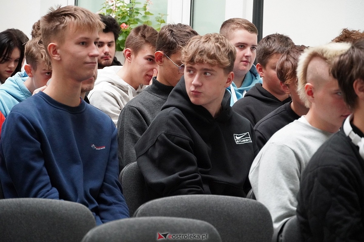 Konferencja naukowa: Trwanie pod obcą władzą. Mazowsze Północno-Wschodnie w okresie zaborów w Muzeum Kultury kurpiowskiej [09.10.2024] - zdjęcie #23 - eOstroleka.pl