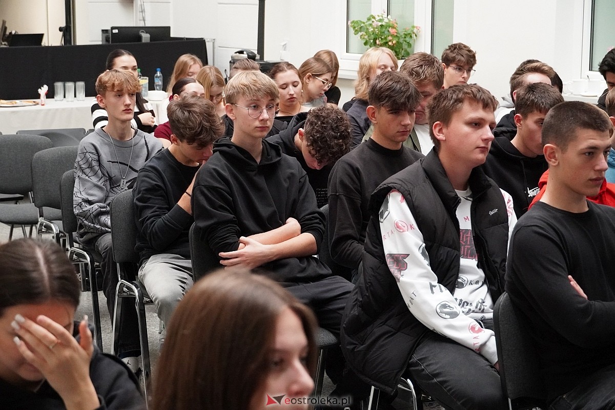 Konferencja naukowa: Trwanie pod obcą władzą. Mazowsze Północno-Wschodnie w okresie zaborów w Muzeum Kultury kurpiowskiej [09.10.2024] - zdjęcie #17 - eOstroleka.pl