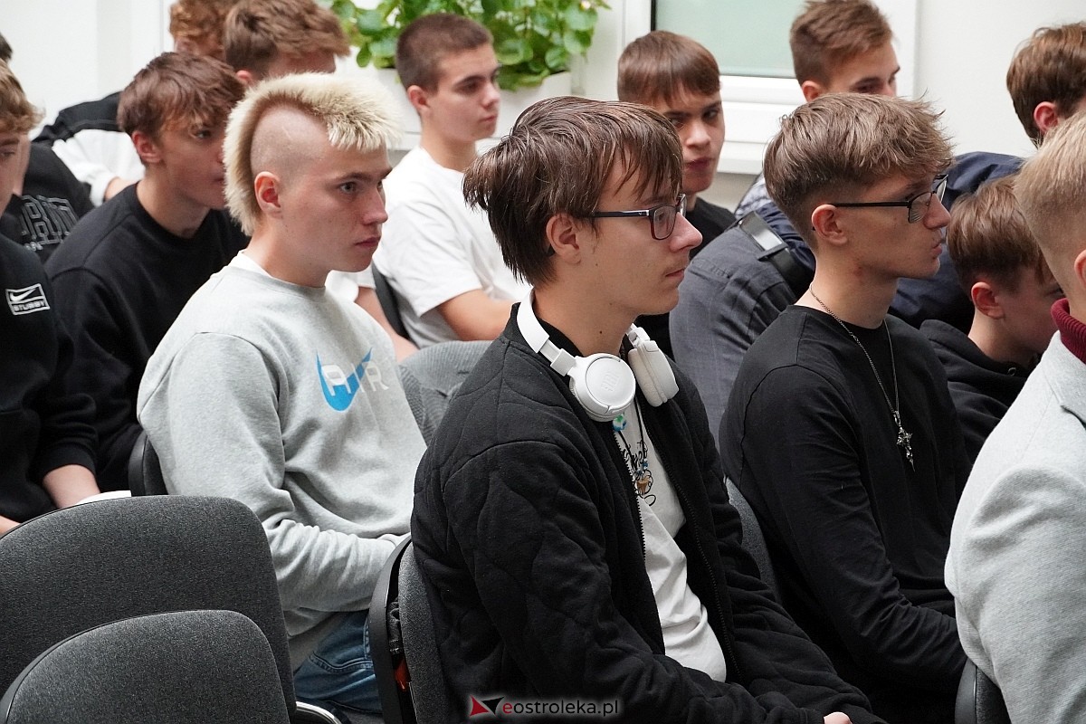 Konferencja naukowa: Trwanie pod obcą władzą. Mazowsze Północno-Wschodnie w okresie zaborów w Muzeum Kultury kurpiowskiej [09.10.2024] - zdjęcie #12 - eOstroleka.pl