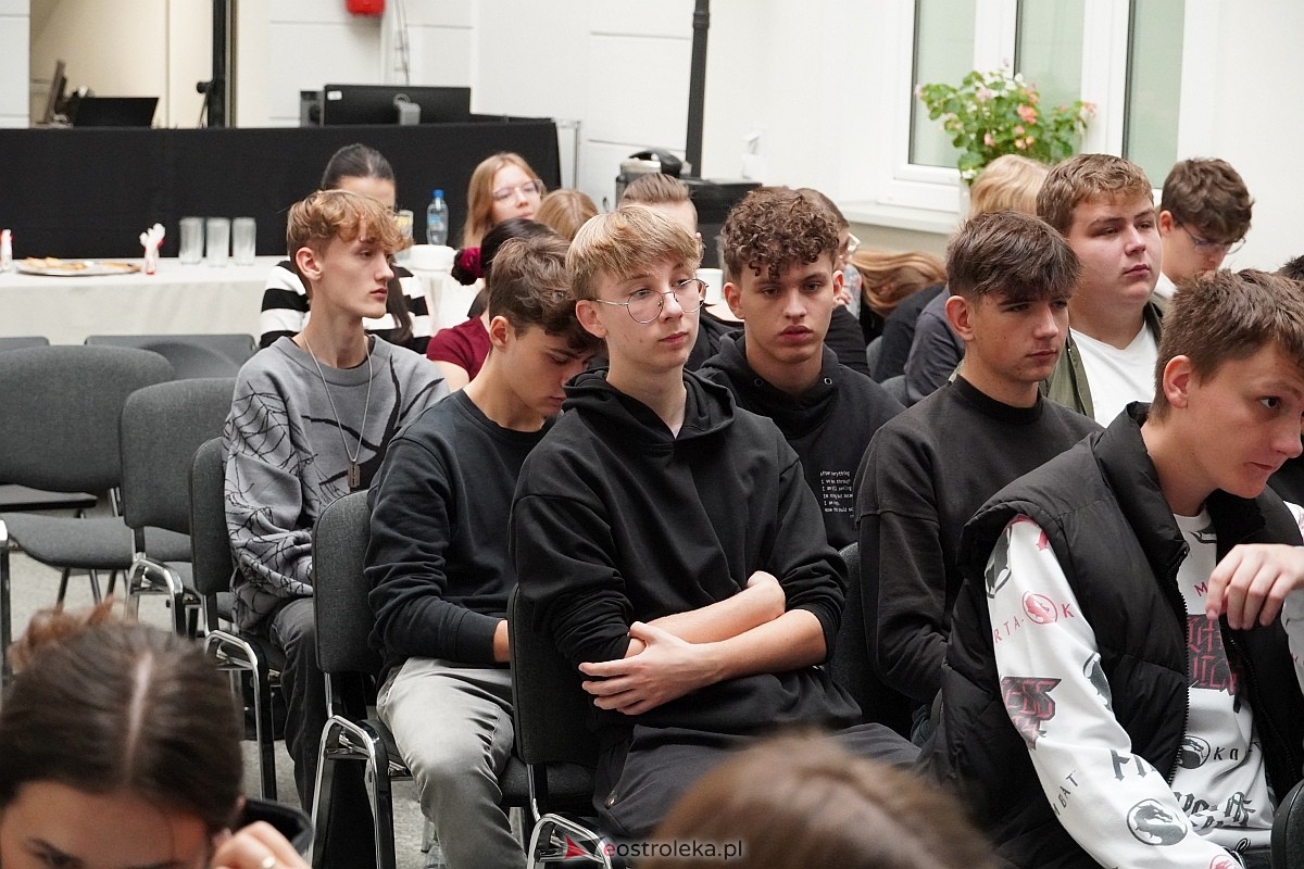 Konferencja naukowa: Trwanie pod obcą władzą. Mazowsze Północno-Wschodnie w okresie zaborów w Muzeum Kultury kurpiowskiej [09.10.2024] - zdjęcie #9 - eOstroleka.pl