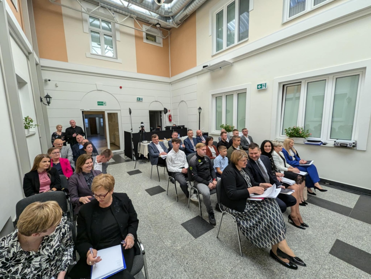 VI sesja Rady Powiatu w Ostrołęce [10.10.2024] - zdjęcie #7 - eOstroleka.pl