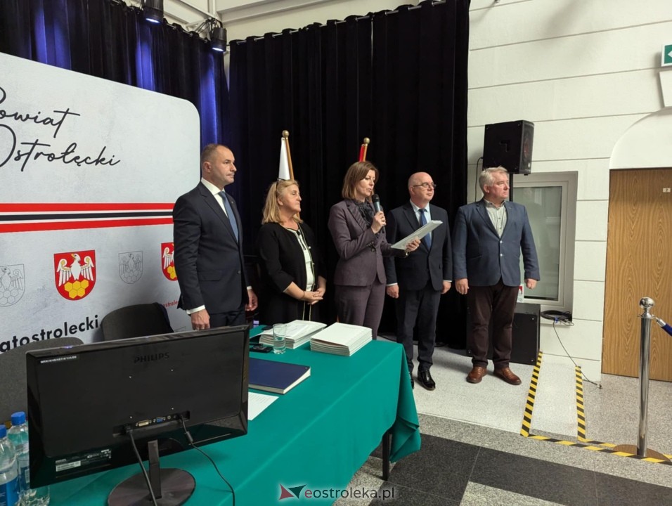 Starosta ostrołęcki nagrodził sportowców [10.10.2024] - zdjęcie #4 - eOstroleka.pl