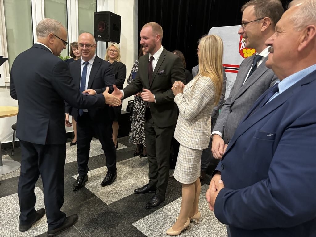 Nagrody roczne dla nauczycieli z powiatu ostrołęckiego [10.10.2024] - zdjęcie #2 - eOstroleka.pl