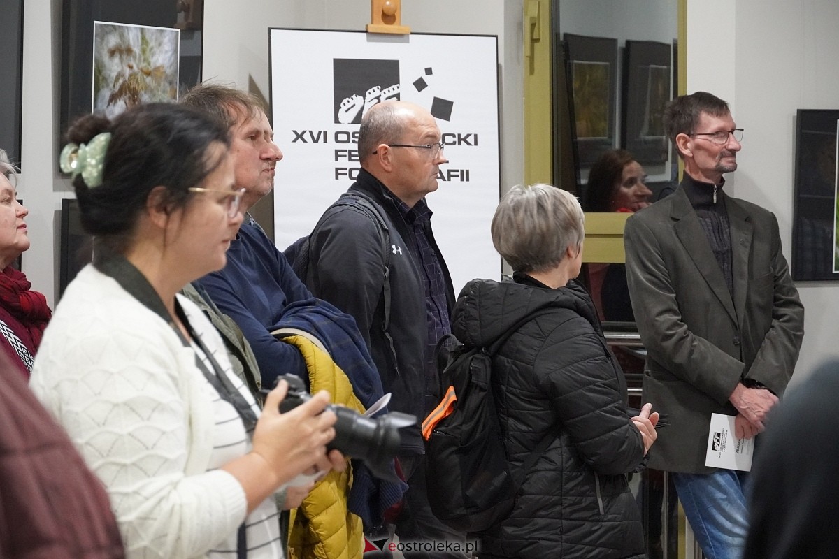 Wernisaż wystawy Zbliżenia OFF [11.10.2024] - zdjęcie #5 - eOstroleka.pl
