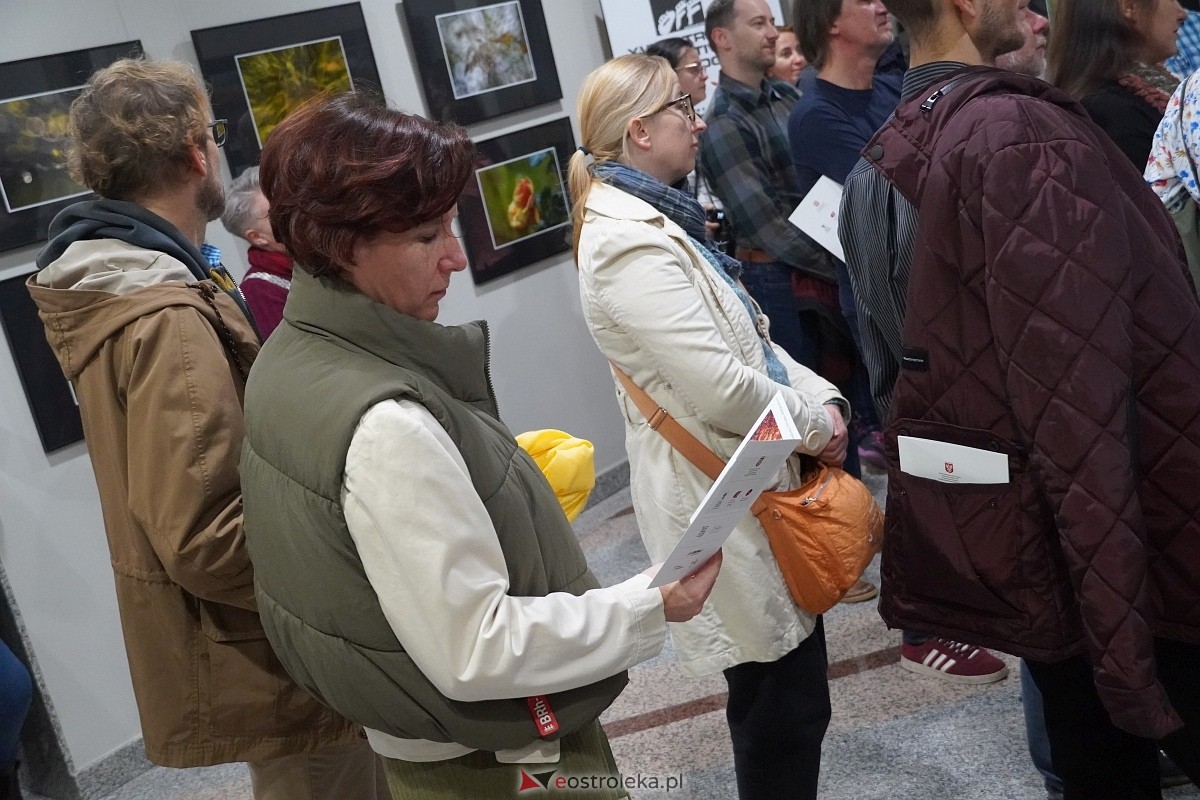 Wernisaż wystawy Zbliżenia OFF [11.10.2024] - zdjęcie #3 - eOstroleka.pl