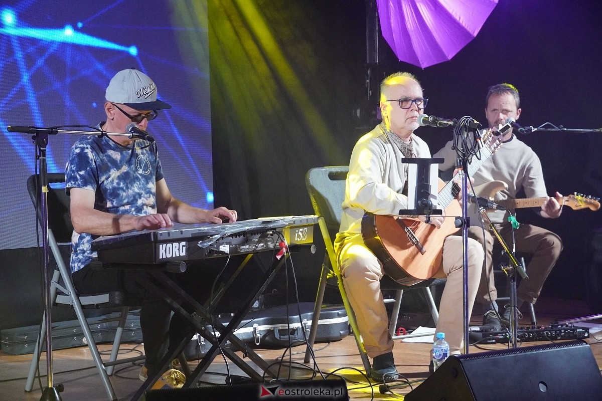 Koncert pieśni bardowskich na Festiwalu Fantastyczna Ostrołęka [12.10.2024] - zdjęcie #14 - eOstroleka.pl