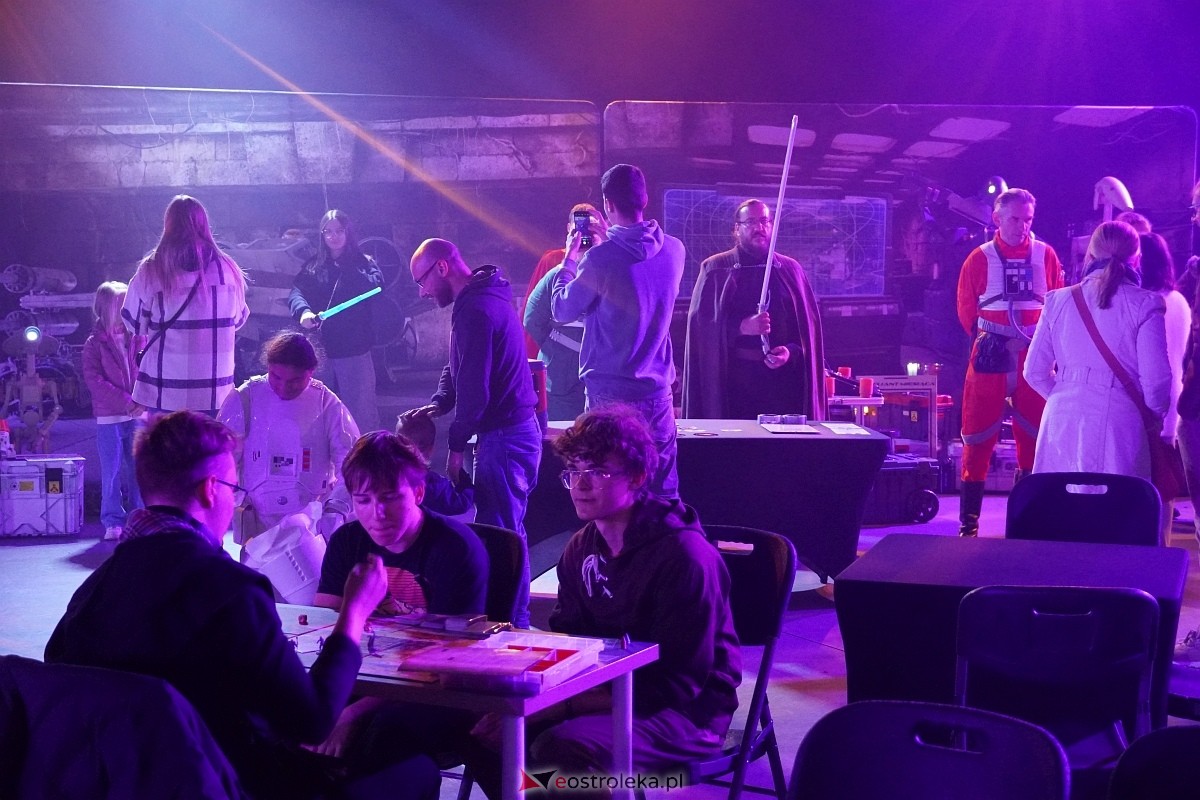 Koncert pieśni bardowskich na Festiwalu Fantastyczna Ostrołęka [12.10.2024] - zdjęcie #6 - eOstroleka.pl