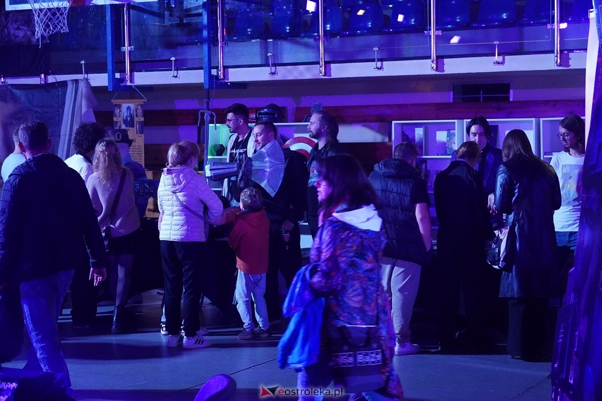 Koncert pieśni bardowskich na Festiwalu Fantastyczna Ostrołęka [12.10.2024] - zdjęcie #5 - eOstroleka.pl