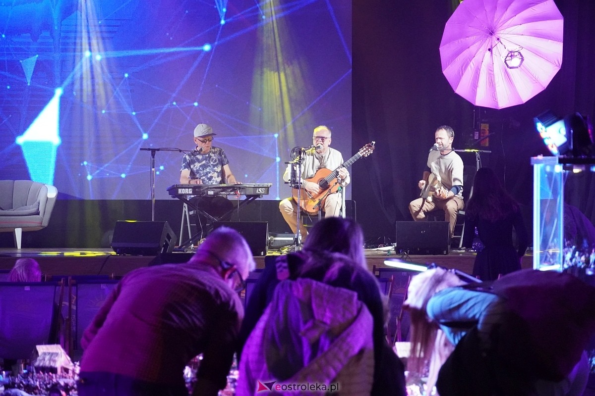 Koncert pieśni bardowskich na Festiwalu Fantastyczna Ostrołęka [12.10.2024] - zdjęcie #3 - eOstroleka.pl