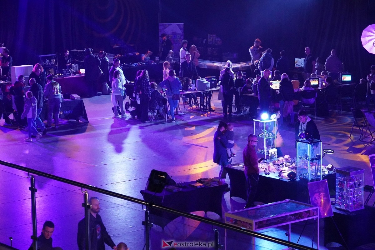 Koncert pieśni bardowskich na Festiwalu Fantastyczna Ostrołęka [12.10.2024] - zdjęcie #2 - eOstroleka.pl