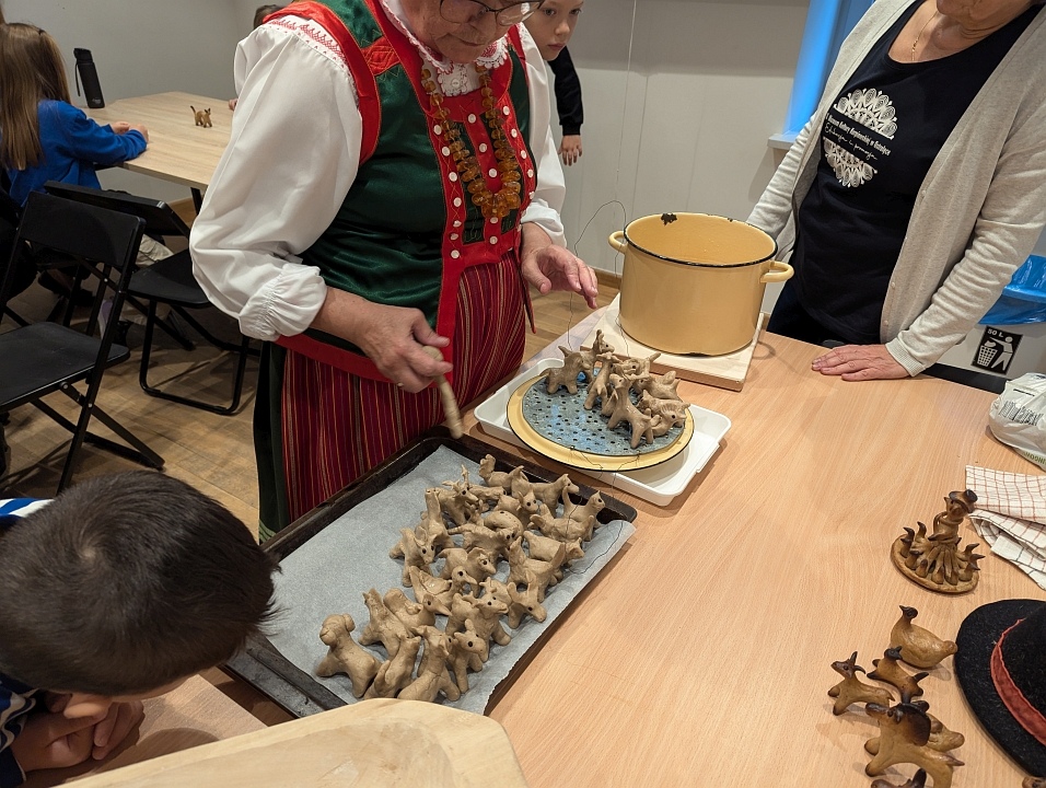 Niedziela w Muzeum „byśki” i „nowe latka” [12.10.2024] - zdjęcie #5 - eOstroleka.pl