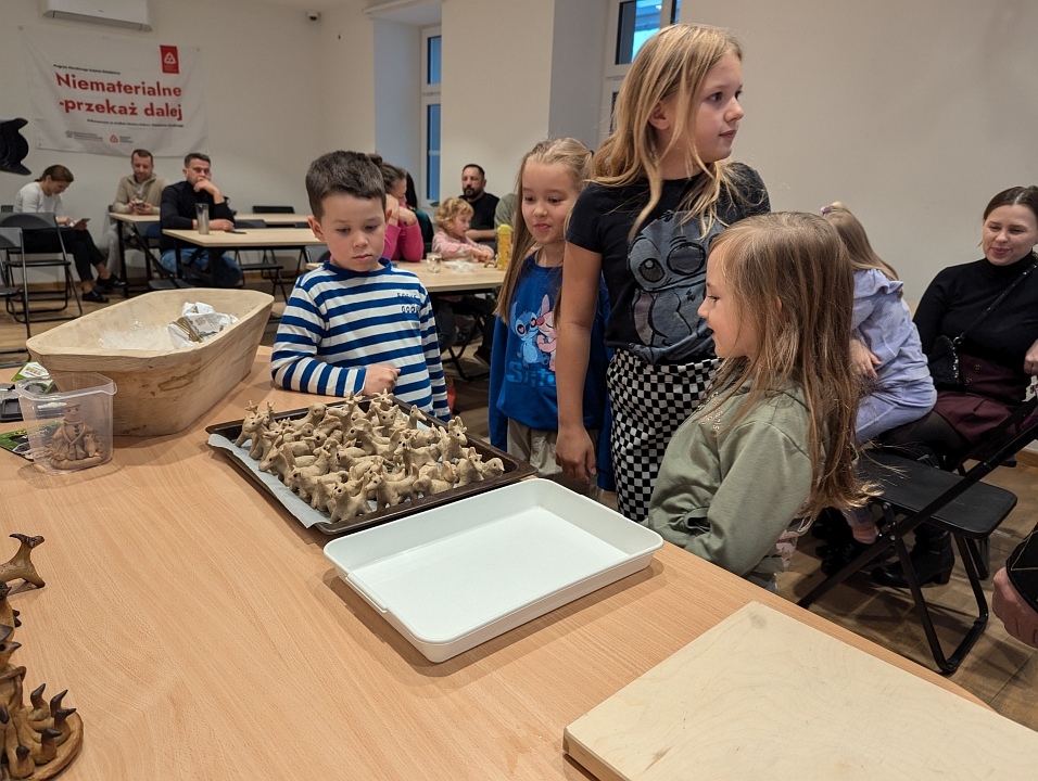 Niedziela w Muzeum „byśki” i „nowe latka” [12.10.2024] - zdjęcie #2 - eOstroleka.pl