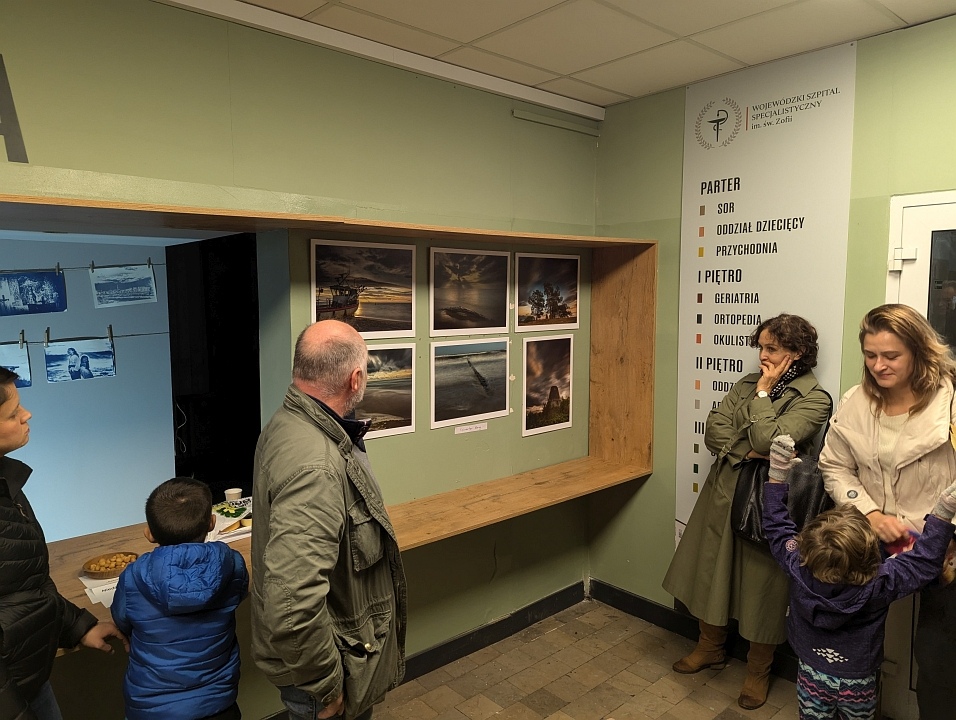 “Galeria Bezdomna” [13.10.2024] - zdjęcie #14 - eOstroleka.pl