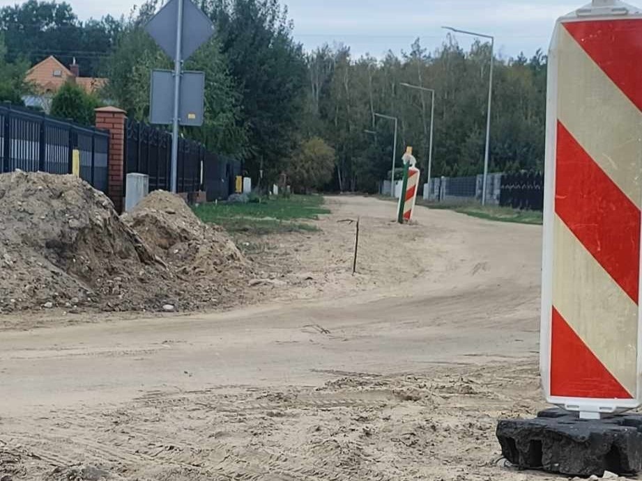 Rozbudowa sieci kanalizacji sanitarnej w Ławach [15.10.2024] - zdjęcie #5 - eOstroleka.pl