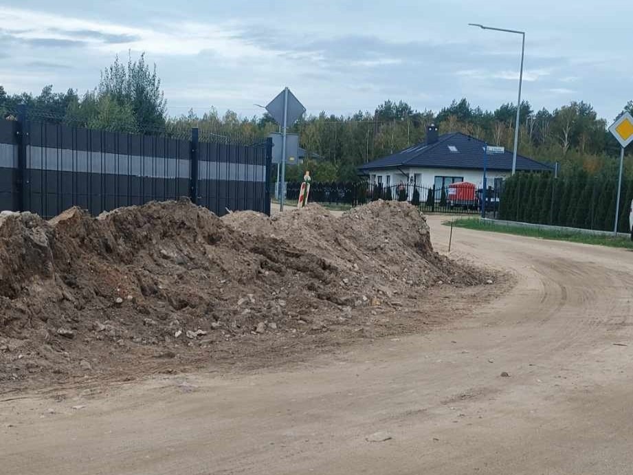 Rozbudowa sieci kanalizacji sanitarnej w Ławach [15.10.2024] - zdjęcie #1 - eOstroleka.pl