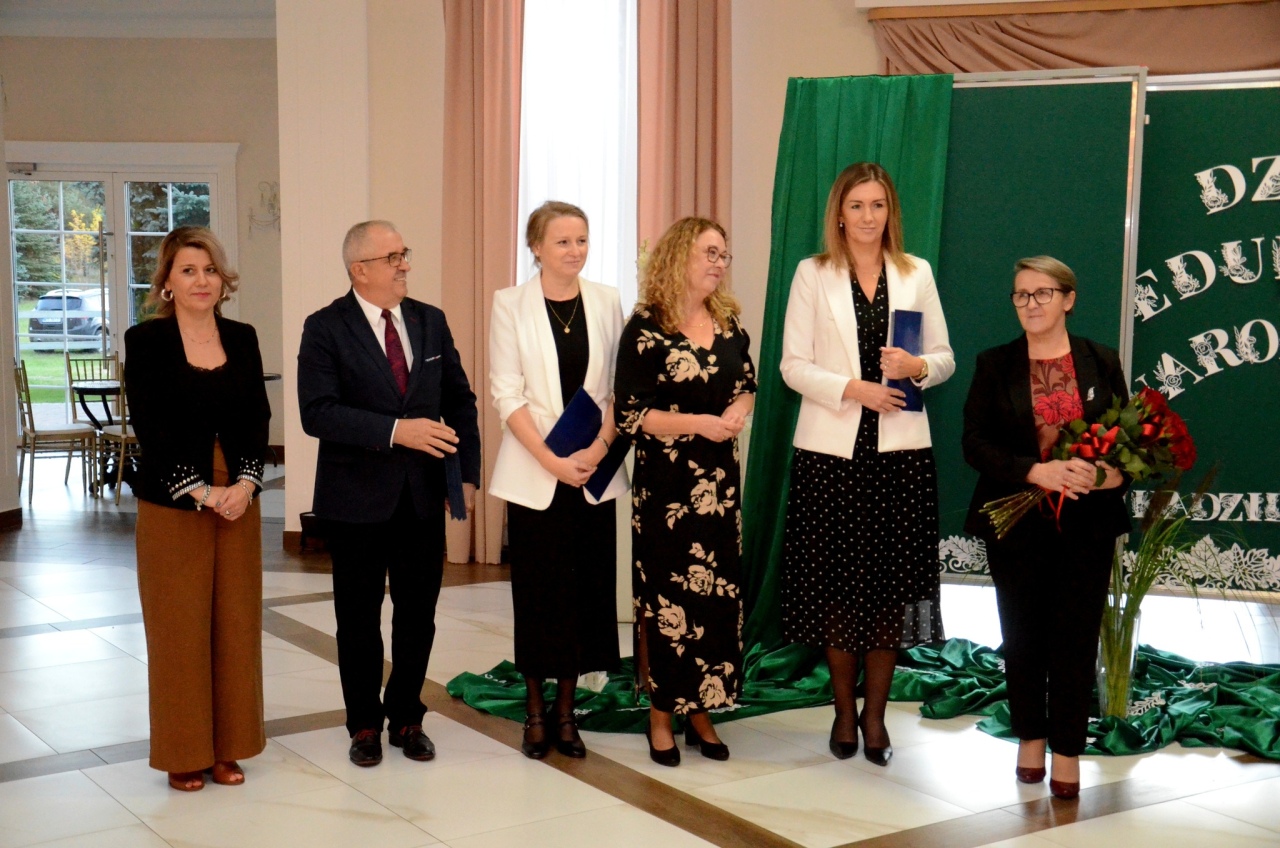 Dzień Edukacji Narodowej w Kadzidle [11.10.2024] - zdjęcie #24 - eOstroleka.pl