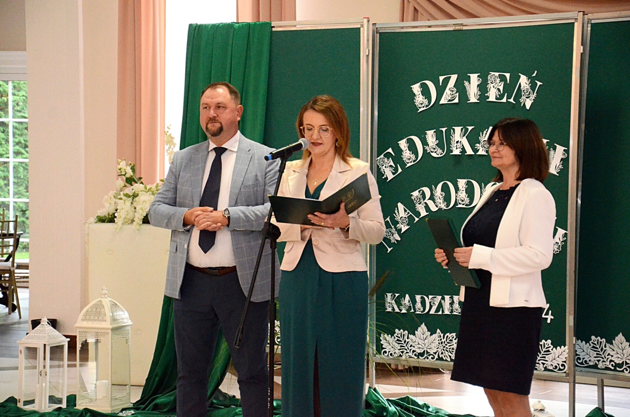 Dzień Edukacji Narodowej w Kadzidle [11.10.2024] - zdjęcie #16 - eOstroleka.pl