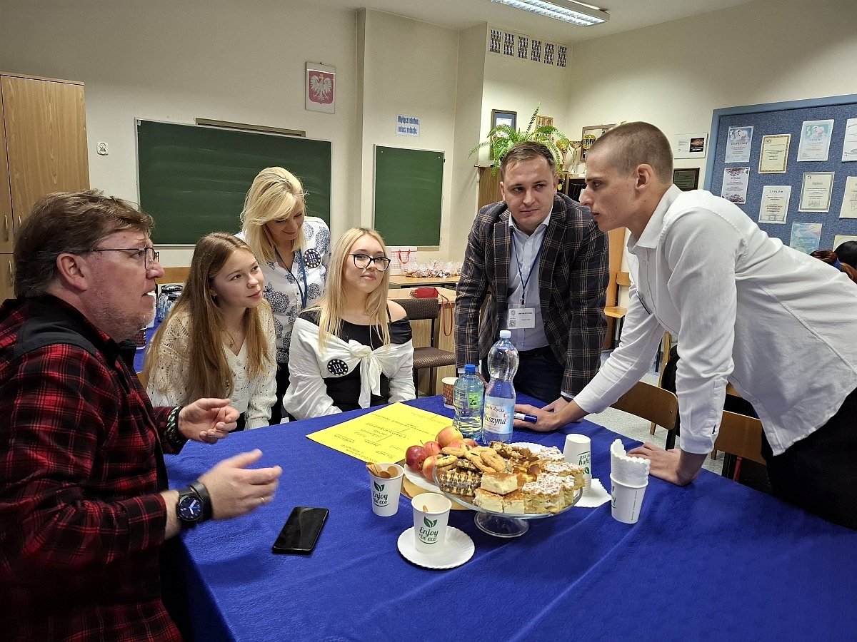 Spotkanie delegacji z Ukrainy w III LO [09.10.2024] - zdjęcie #7 - eOstroleka.pl