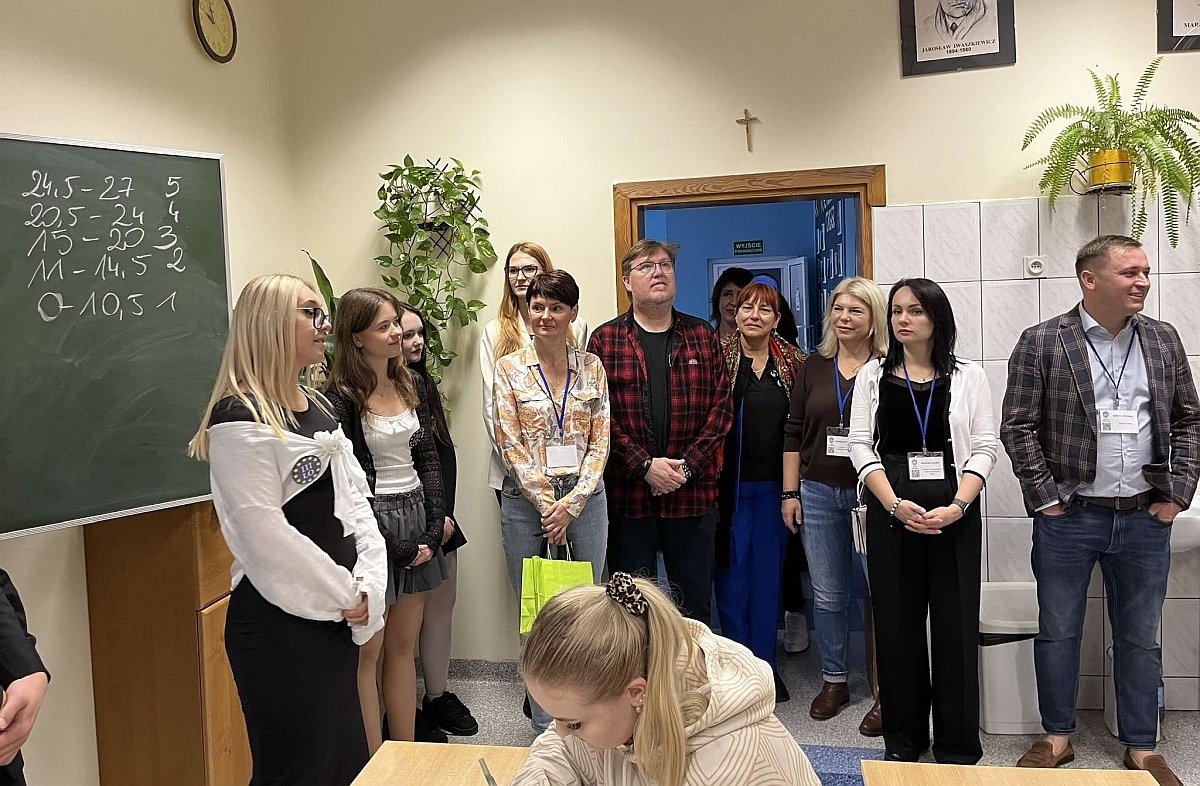 Spotkanie delegacji z Ukrainy w III LO [09.10.2024] - zdjęcie #4 - eOstroleka.pl