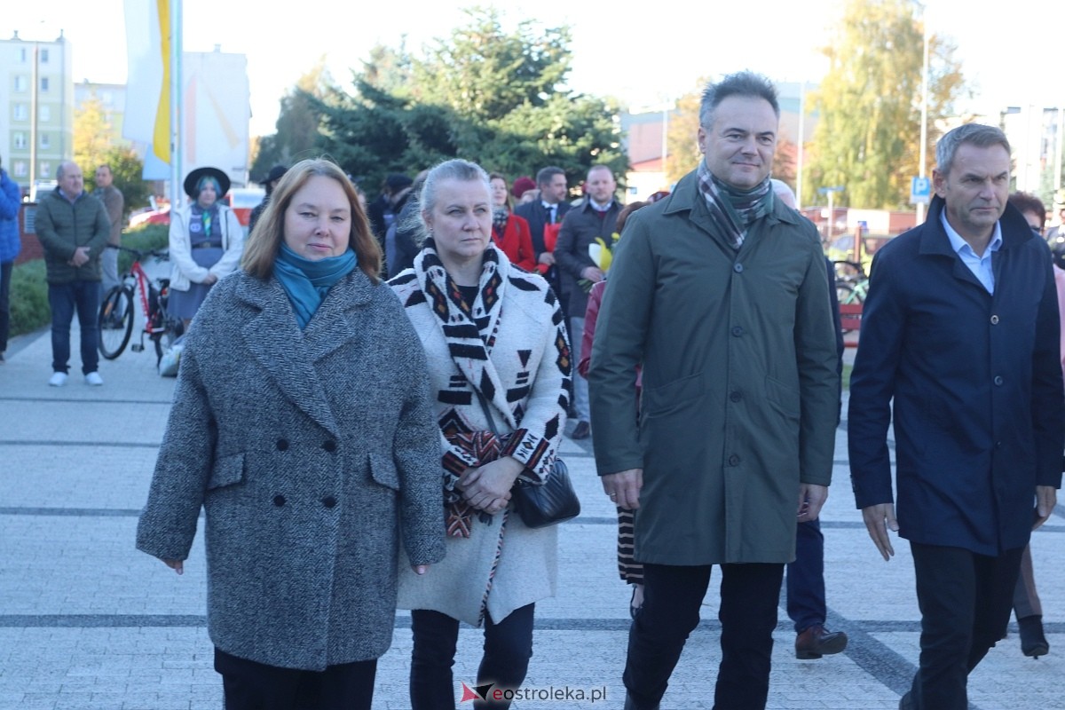 Hołd dla św. Jana Pawła II [16.10.2024] - zdjęcie #17 - eOstroleka.pl