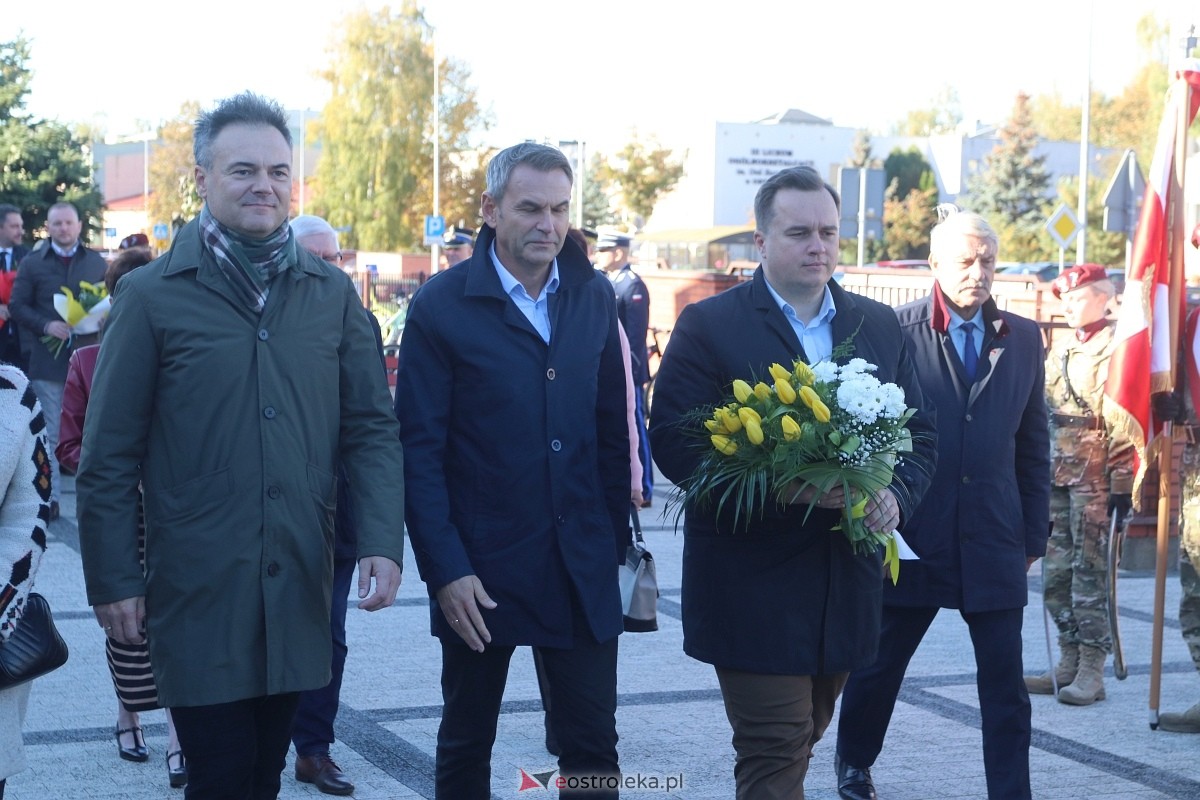 Hołd dla św. Jana Pawła II [16.10.2024] - zdjęcie #16 - eOstroleka.pl