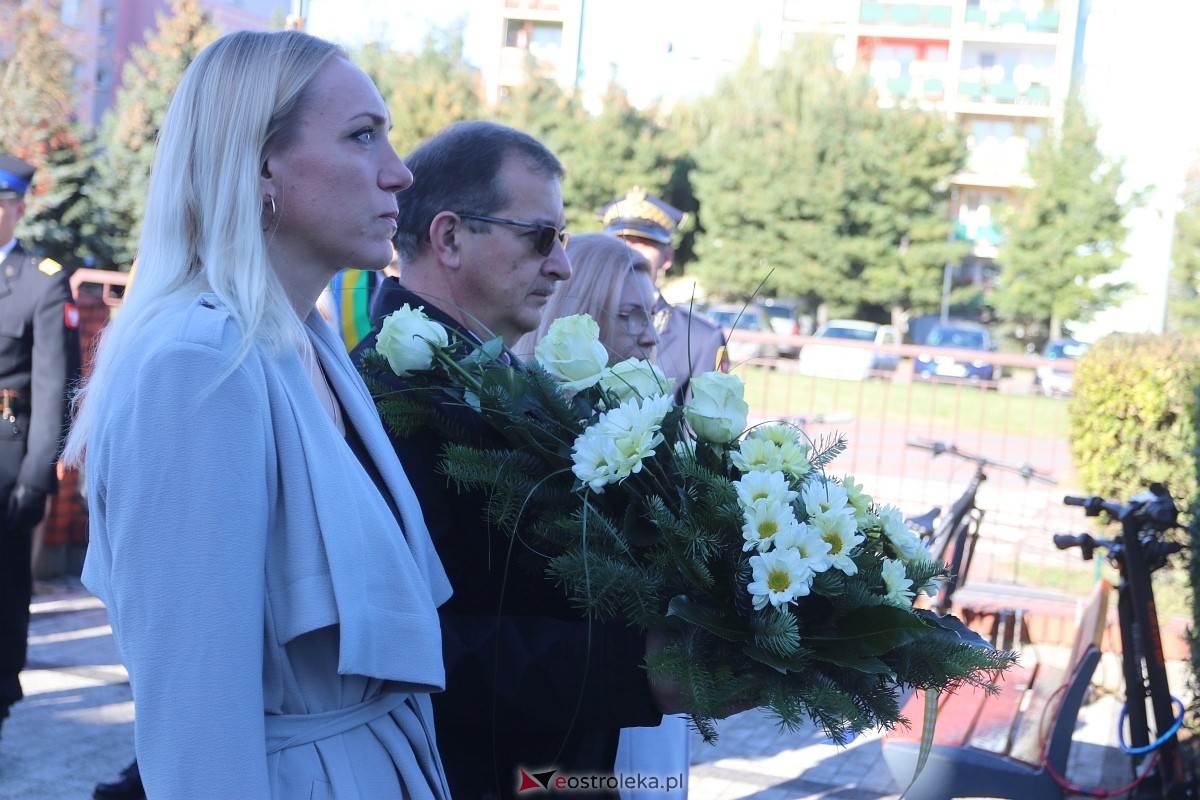 Hołd dla św. Jana Pawła II [16.10.2024] - zdjęcie #10 - eOstroleka.pl