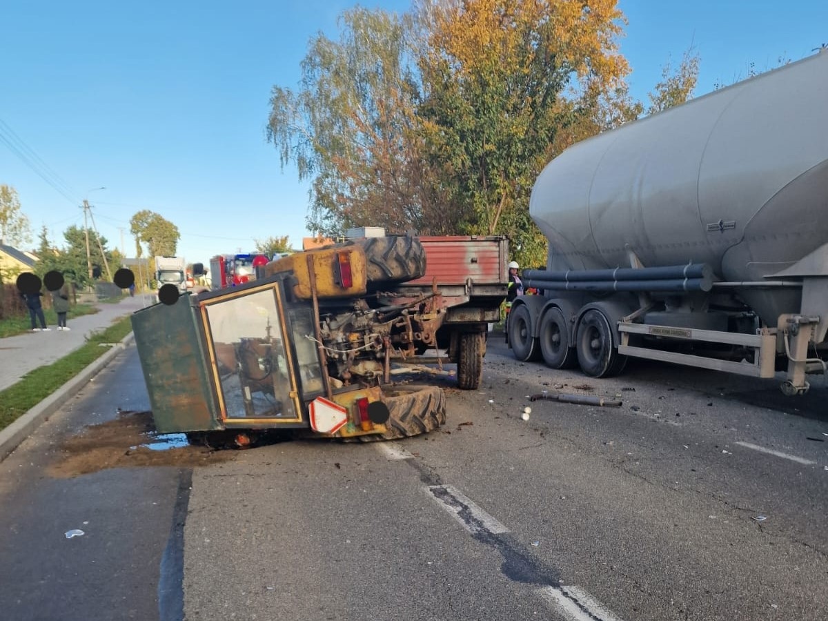 Wypadek w miejscowości Dobrzankowo  [16.10.2024] - zdjęcie #2 - eOstroleka.pl