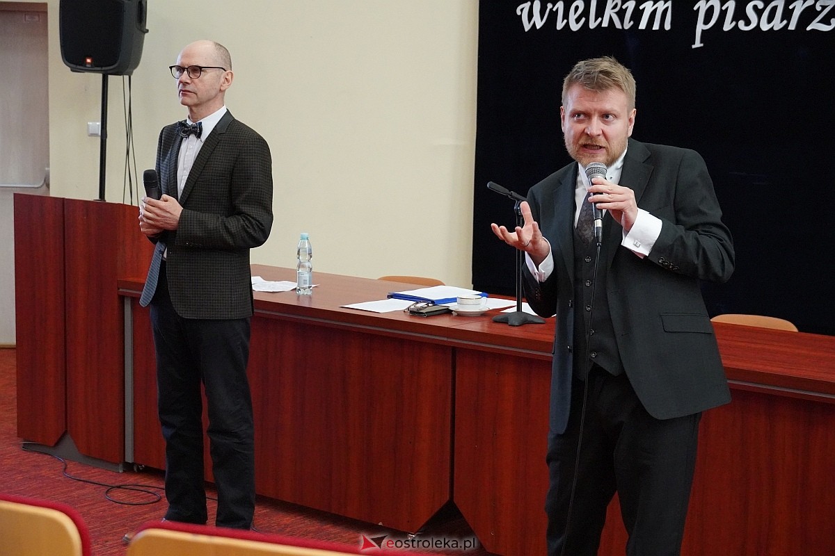 Przystanek Literacki Ostrołęka zatrzymał się przy Gombrowiczu: Wykład dla młodzieży w WSAiP [17.10.2024] - zdjęcie #3 - eOstroleka.pl
