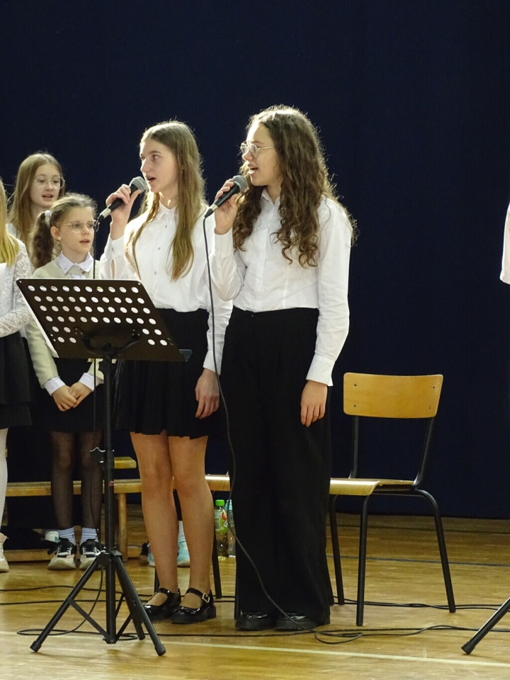 Dzień Edukacji Narodowej w Olszewie-Borkach [10.10.2024] - zdjęcie #10 - eOstroleka.pl