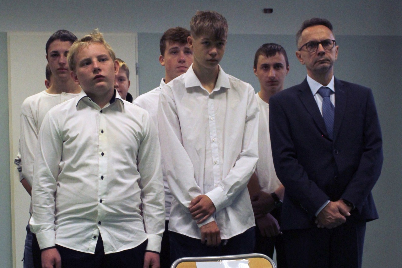 Uroczyste ślubowanie i konkurs o patronie w ZSZ nr 1 [04.10.2024] - zdjęcie #7 - eOstroleka.pl