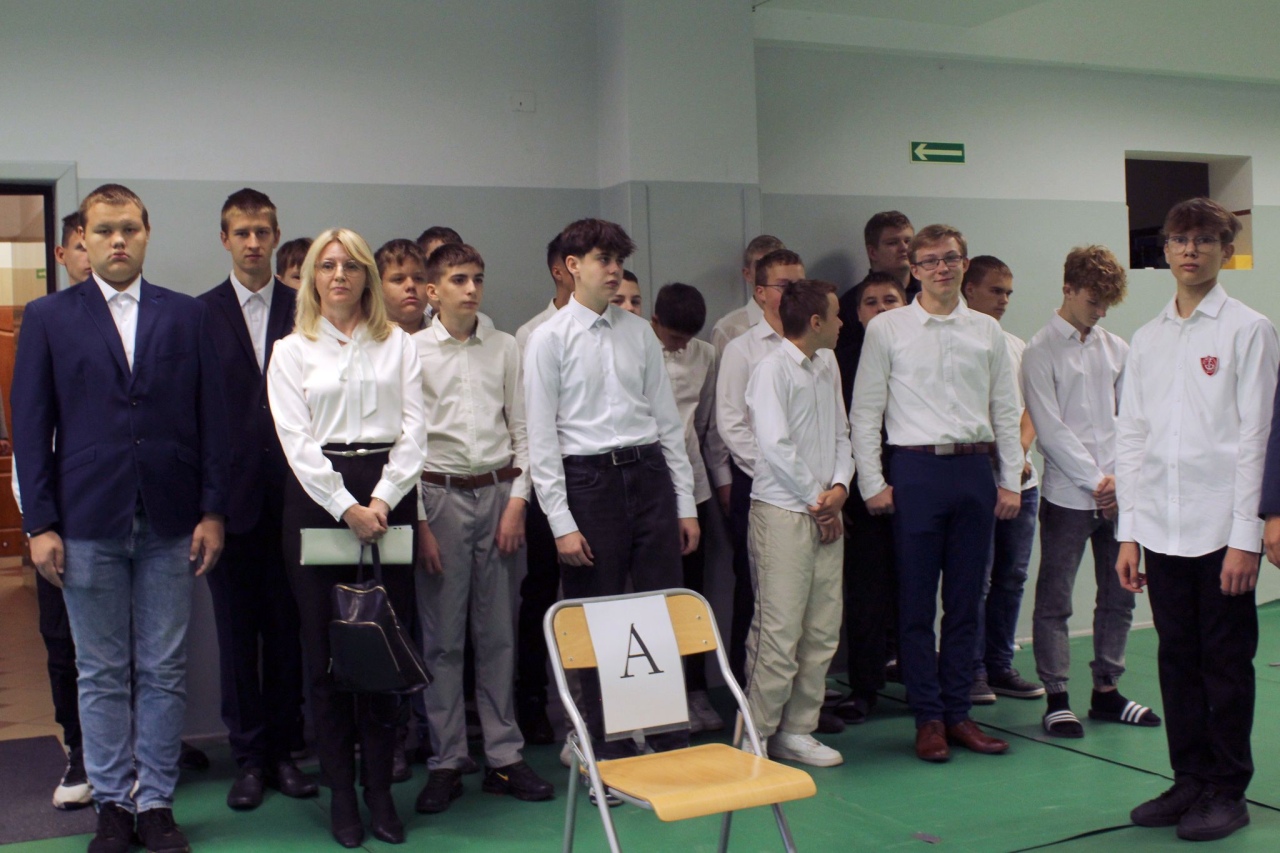 Uroczyste ślubowanie i konkurs o patronie w ZSZ nr 1 [04.10.2024] - zdjęcie #2 - eOstroleka.pl