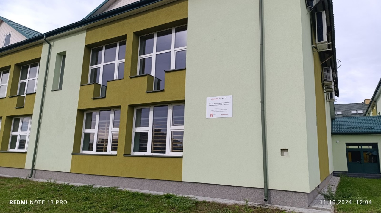 Modernizacja boiska piłkarskiego przy Szkole Podstawowej w Czerwinie [18.10.2024] - zdjęcie #10 - eOstroleka.pl