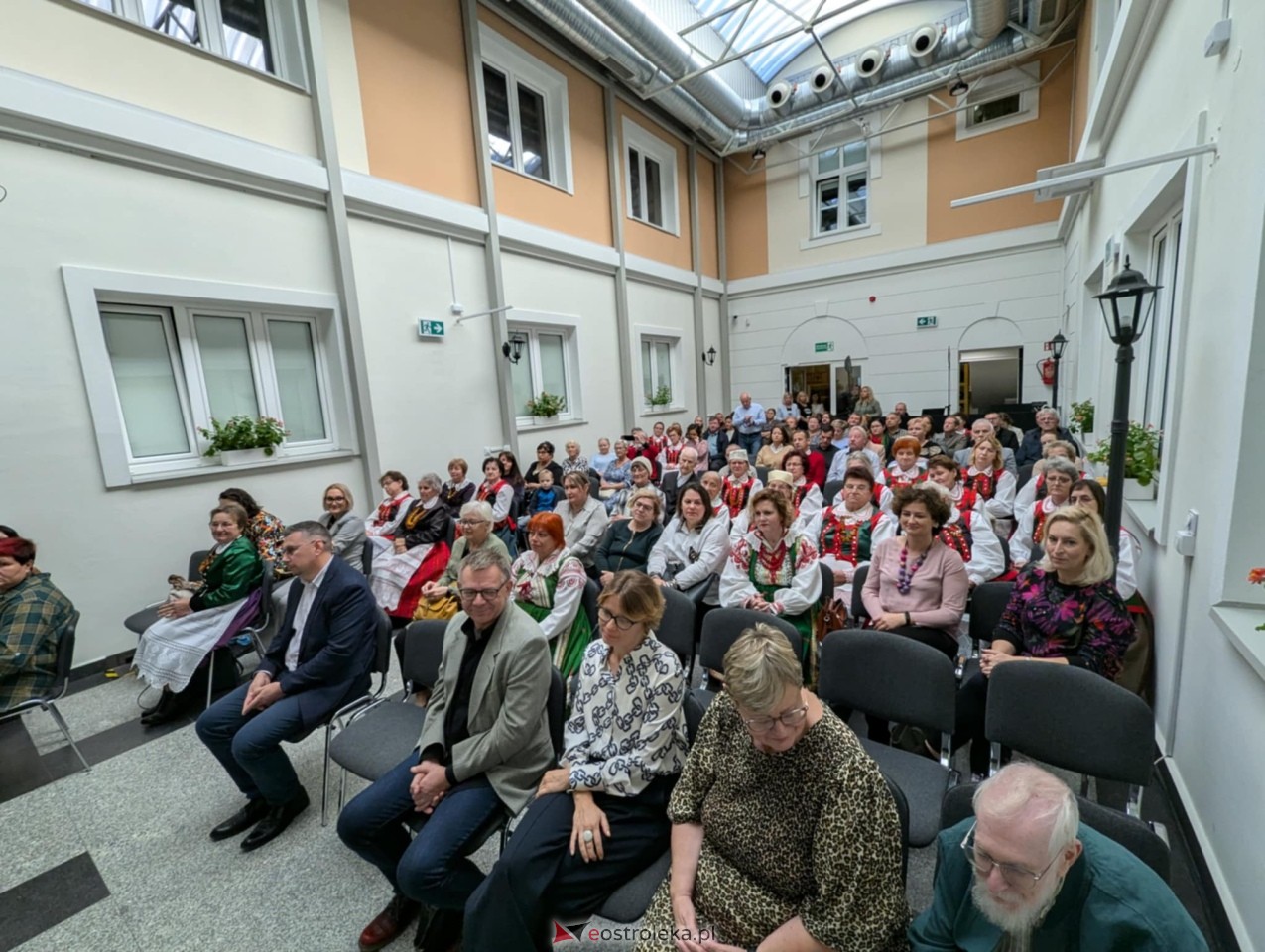 Sztuka Kurpiów - konkurs i wystawa [18.10.2024] - zdjęcie #98 - eOstroleka.pl