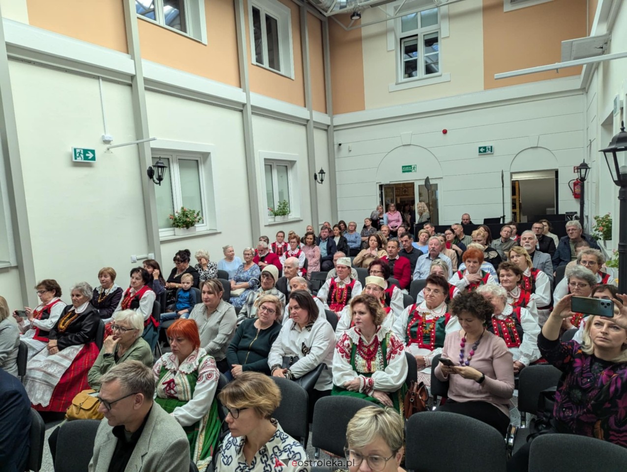Sztuka Kurpiów - konkurs i wystawa [18.10.2024] - zdjęcie #97 - eOstroleka.pl
