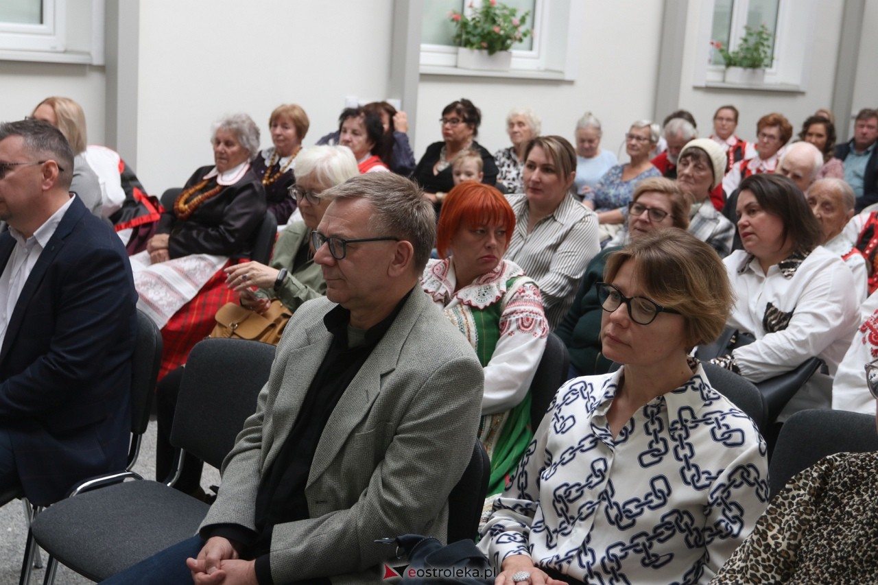 Sztuka Kurpiów - konkurs i wystawa [18.10.2024] - zdjęcie #93 - eOstroleka.pl