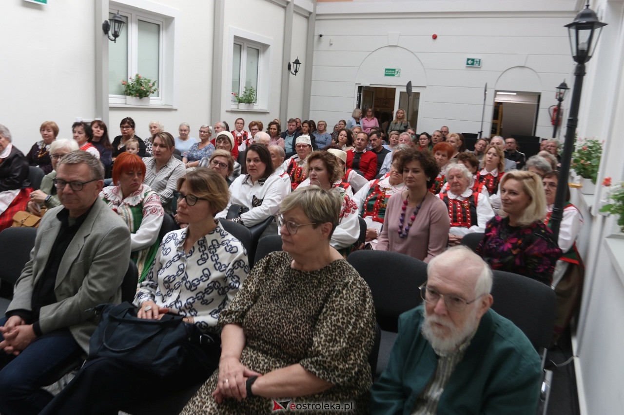 Sztuka Kurpiów - konkurs i wystawa [18.10.2024] - zdjęcie #91 - eOstroleka.pl