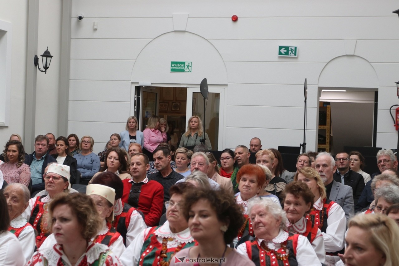 Sztuka Kurpiów - konkurs i wystawa [18.10.2024] - zdjęcie #88 - eOstroleka.pl