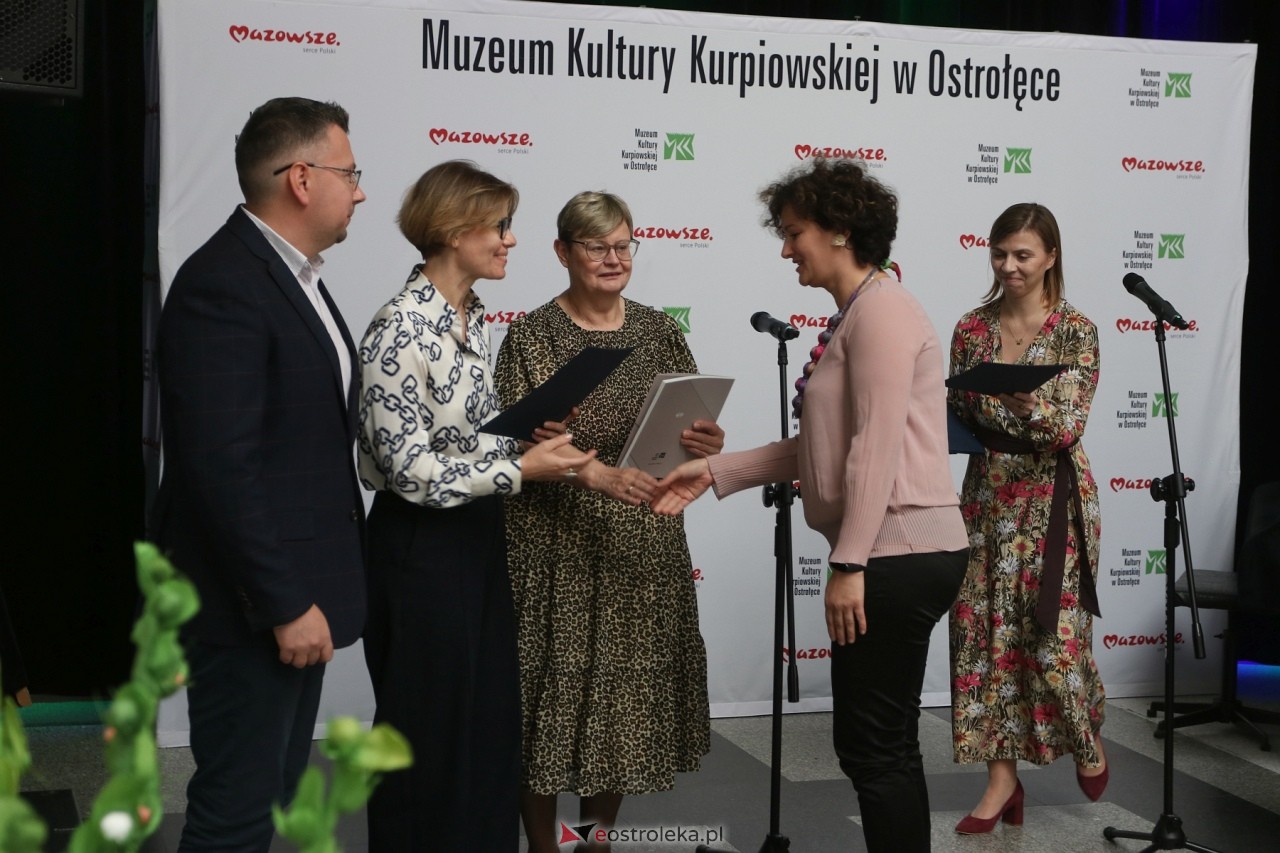 Sztuka Kurpiów - konkurs i wystawa [18.10.2024] - zdjęcie #85 - eOstroleka.pl