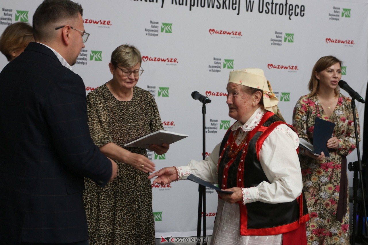 Sztuka Kurpiów - konkurs i wystawa [18.10.2024] - zdjęcie #81 - eOstroleka.pl