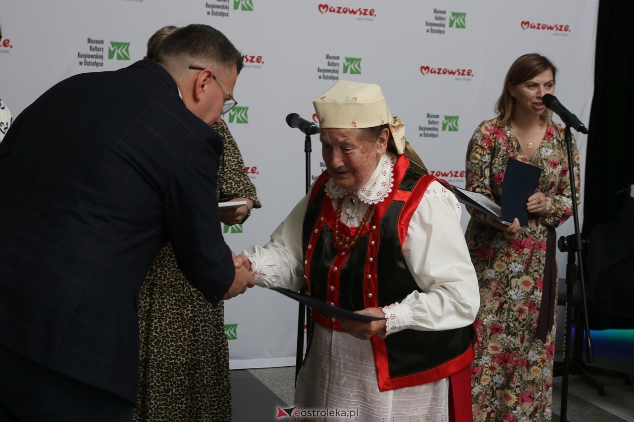 Sztuka Kurpiów - konkurs i wystawa [18.10.2024] - zdjęcie #80 - eOstroleka.pl