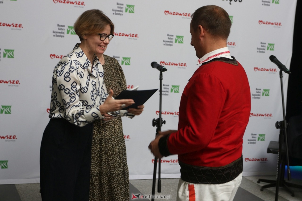 Sztuka Kurpiów - konkurs i wystawa [18.10.2024] - zdjęcie #72 - eOstroleka.pl