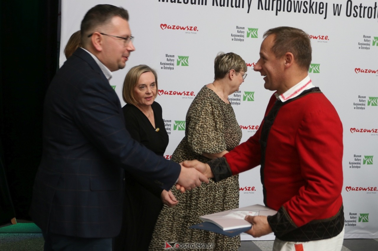 Sztuka Kurpiów - konkurs i wystawa [18.10.2024] - zdjęcie #70 - eOstroleka.pl