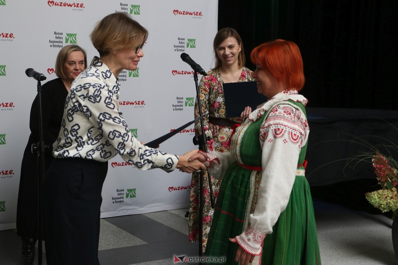 Sztuka Kurpiów - konkurs i wystawa [18.10.2024] - zdjęcie #66 - eOstroleka.pl