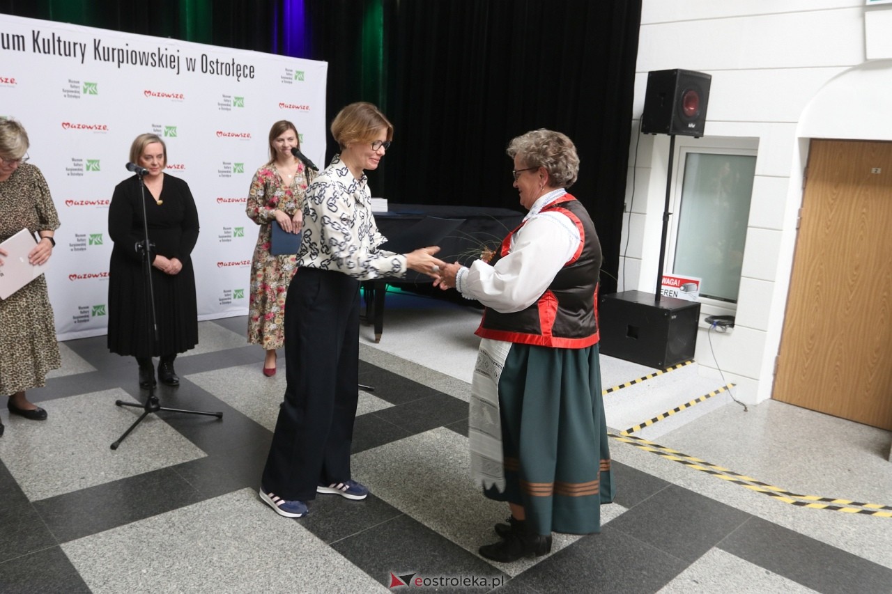 Sztuka Kurpiów - konkurs i wystawa [18.10.2024] - zdjęcie #64 - eOstroleka.pl