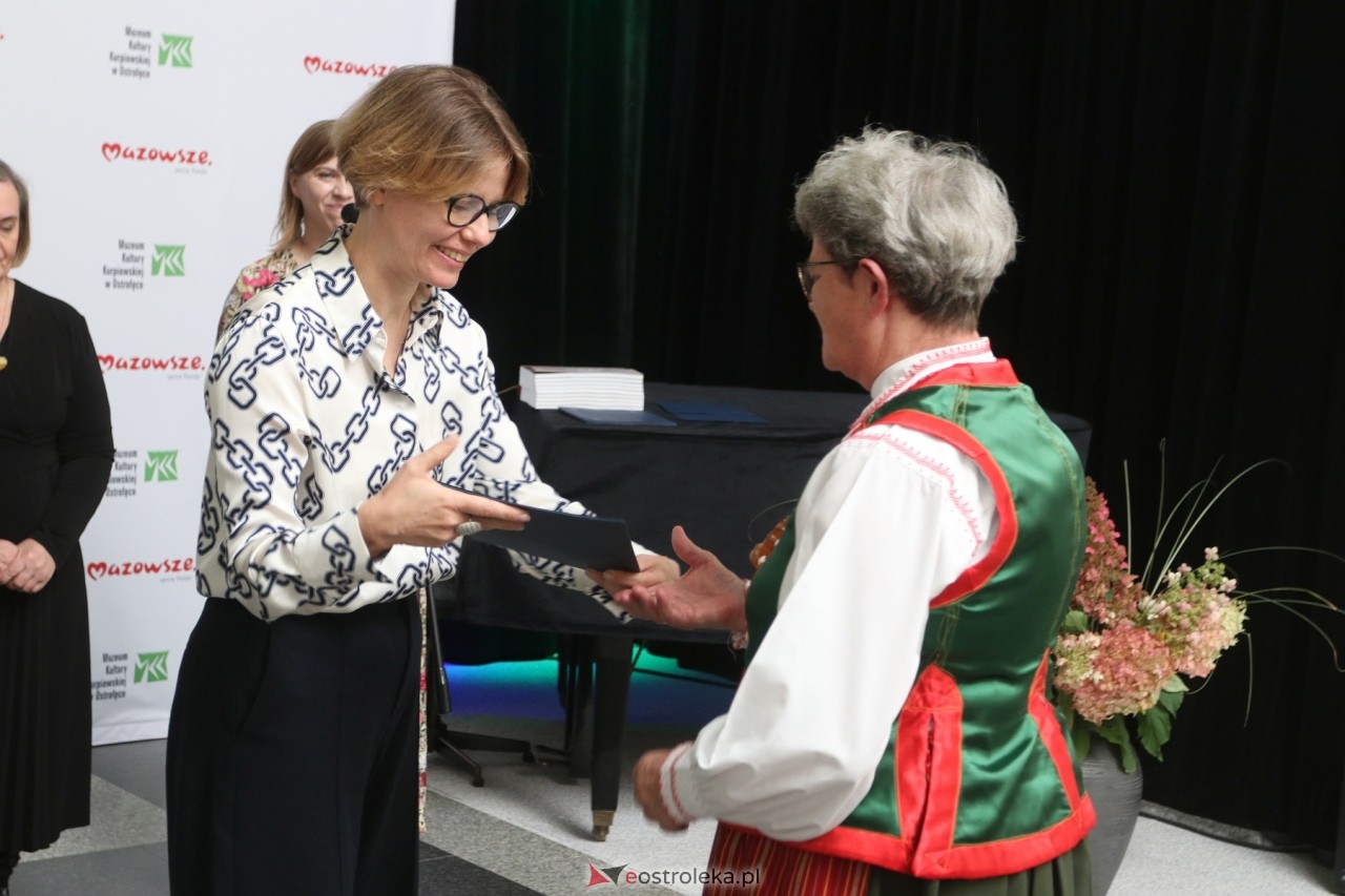 Sztuka Kurpiów - konkurs i wystawa [18.10.2024] - zdjęcie #62 - eOstroleka.pl