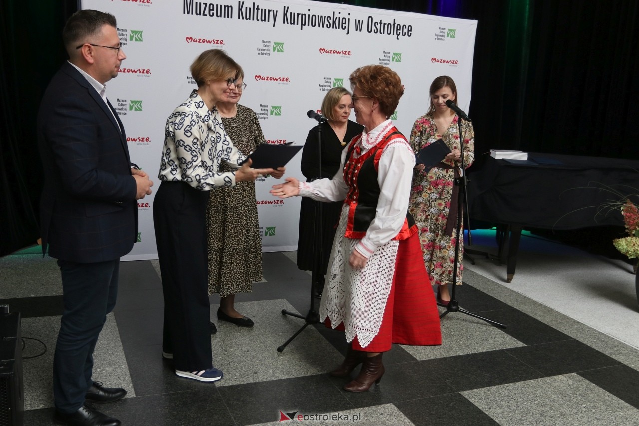 Sztuka Kurpiów - konkurs i wystawa [18.10.2024] - zdjęcie #56 - eOstroleka.pl