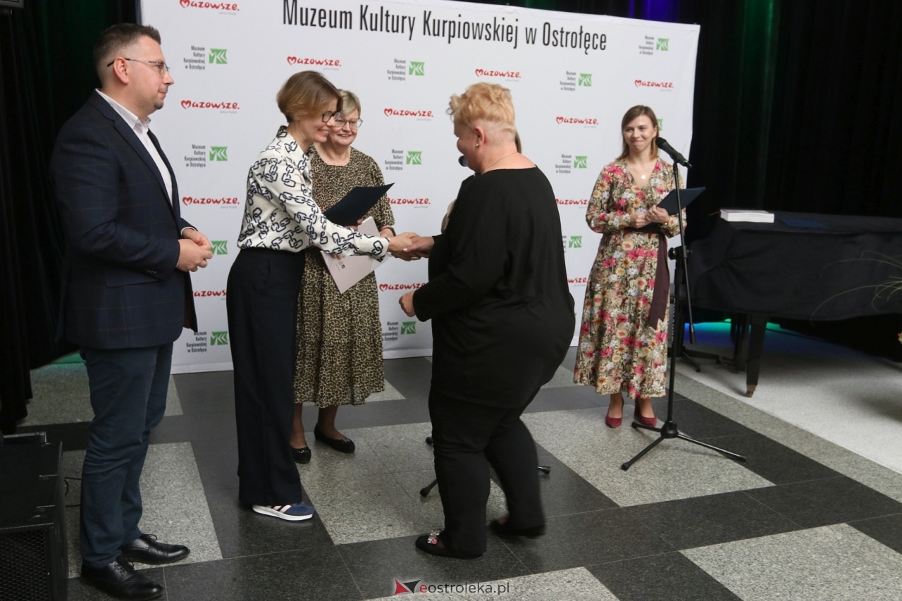 Sztuka Kurpiów - konkurs i wystawa [18.10.2024] - zdjęcie #54 - eOstroleka.pl