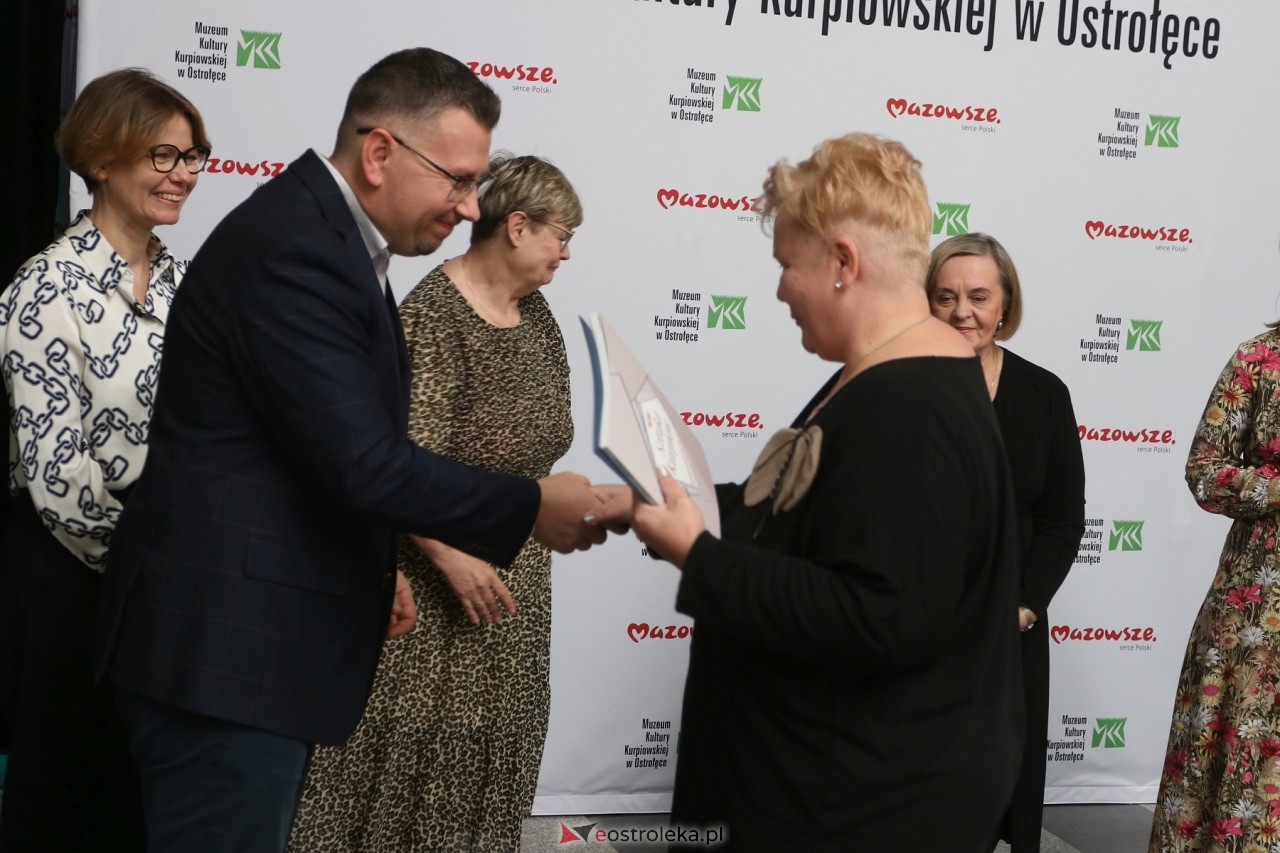 Sztuka Kurpiów - konkurs i wystawa [18.10.2024] - zdjęcie #52 - eOstroleka.pl