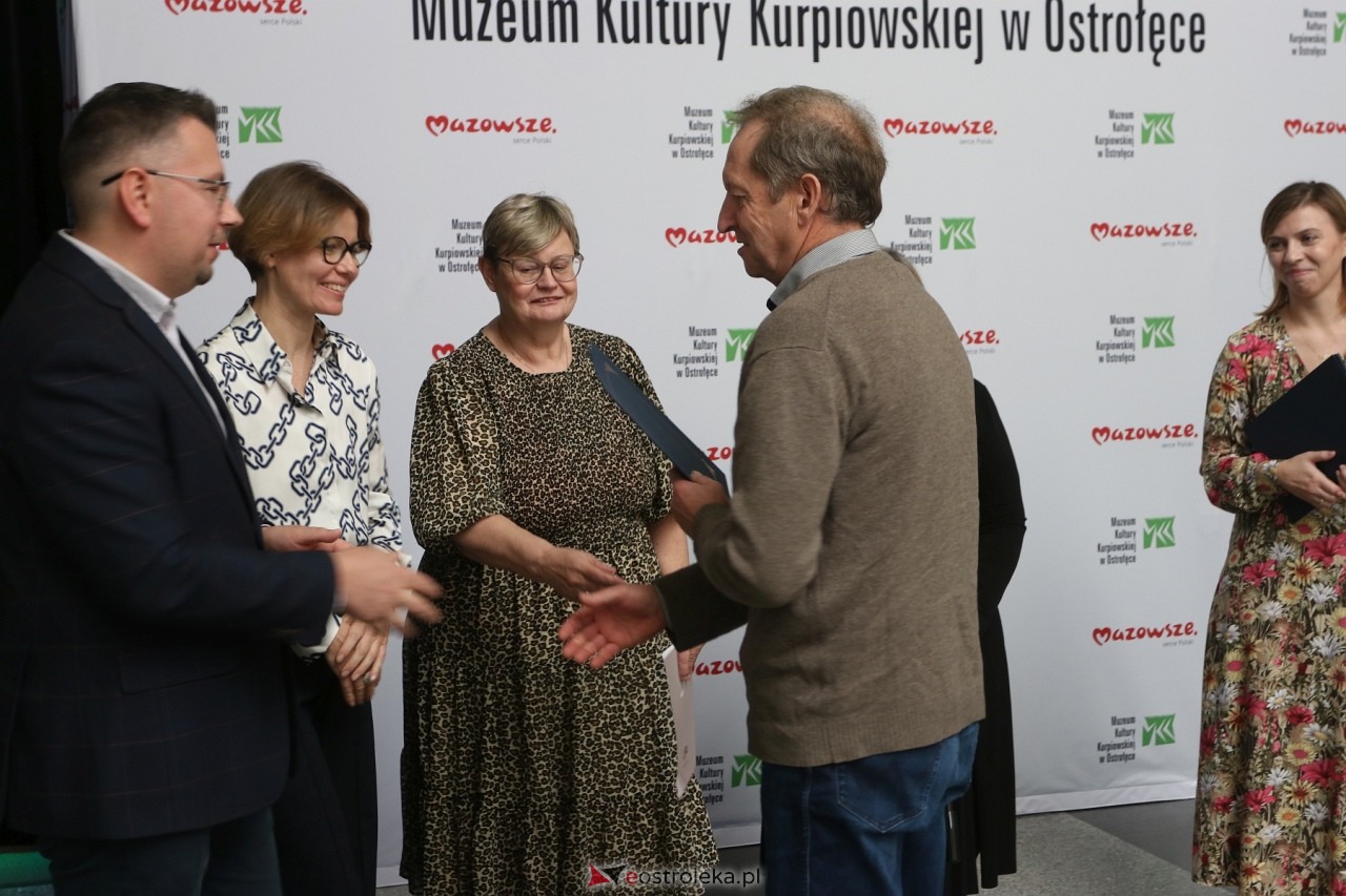 Sztuka Kurpiów - konkurs i wystawa [18.10.2024] - zdjęcie #48 - eOstroleka.pl